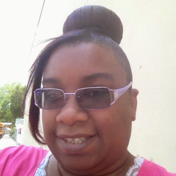 Meet your Posher, Lawanda - Picture 1 of 1